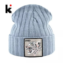 Cargar imagen en el visor de la galería, Men&#39;s Warm Winter Hat Knitted Solid Color Skullies Beanies With Animal Embroidery Patch Streetwear Knit Hats Women Bonnet Hats.
