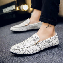 Load image into Gallery viewer, Men Loafers 2023 Spring Summer Men Shoes Casual Shoes Light Canvas Youth Shoes Men Breathable Fashion Flat Footwear.
